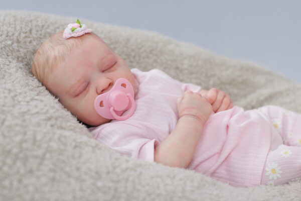 Reborn Baby Girl Lucie by Nikki Holland - Image 3