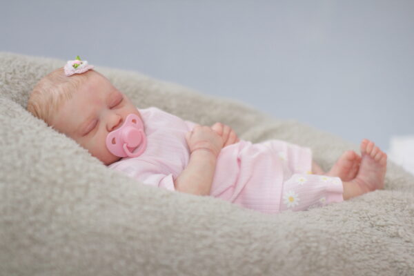 Reborn Baby Girl Lucie by Nikki Holland - Image 5